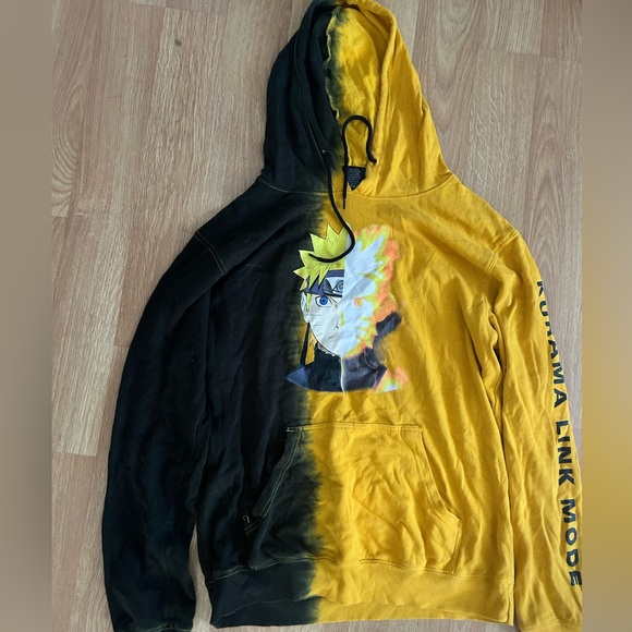 Size Large Hot Topic Exclusive Naruto hooded sweatshirt. - Picture 1 of 3